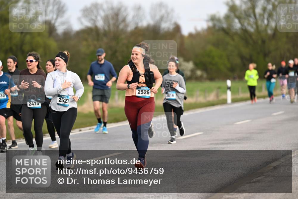12.04.2026 - 45. Internationalen Wilhelmsburger Insellauf Dr. Thomas Lammeyer http://msf.ph/oto/9436759 12.04.2026 09:28:40 Laufen 35, 2475, 2527, 2436, 2526, 96, 2816 meine-sportfotos.de