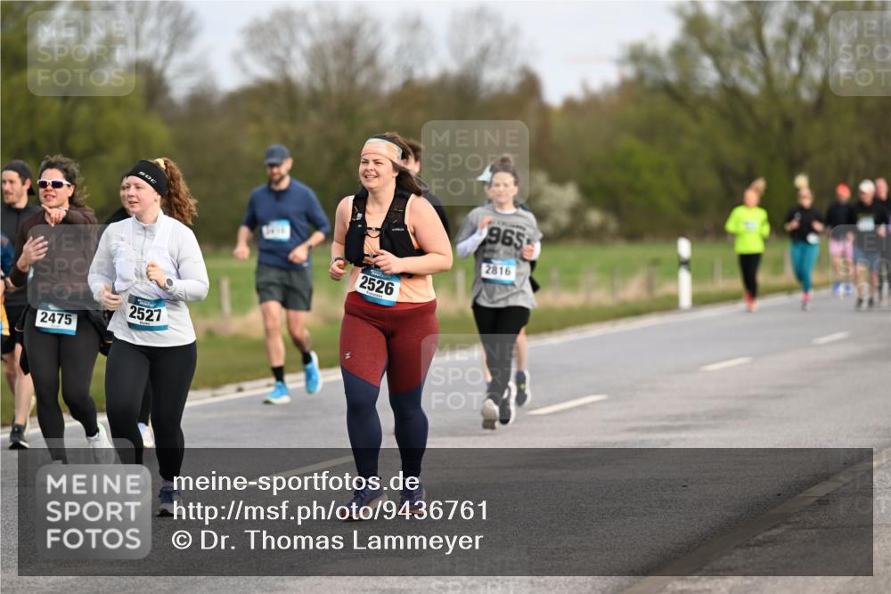 12.04.2026 - 45. Internationalen Wilhelmsburger Insellauf Dr. Thomas Lammeyer http://msf.ph/oto/9436761 12.04.2026 09:28:40 Laufen 2475, 2527, 2526, 965, 2816 meine-sportfotos.de