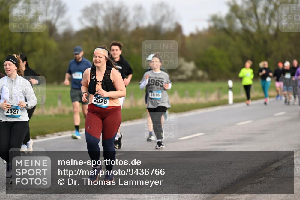 12.04.2026 - 45. Internationalen Wilhelmsburger Insellauf Dr. Thomas Lammeyer http://msf.ph/oto/9436766 12.04.2026 09:28:41 Laufen 2527, 2526, 1965, 2816 meine-sportfotos.de