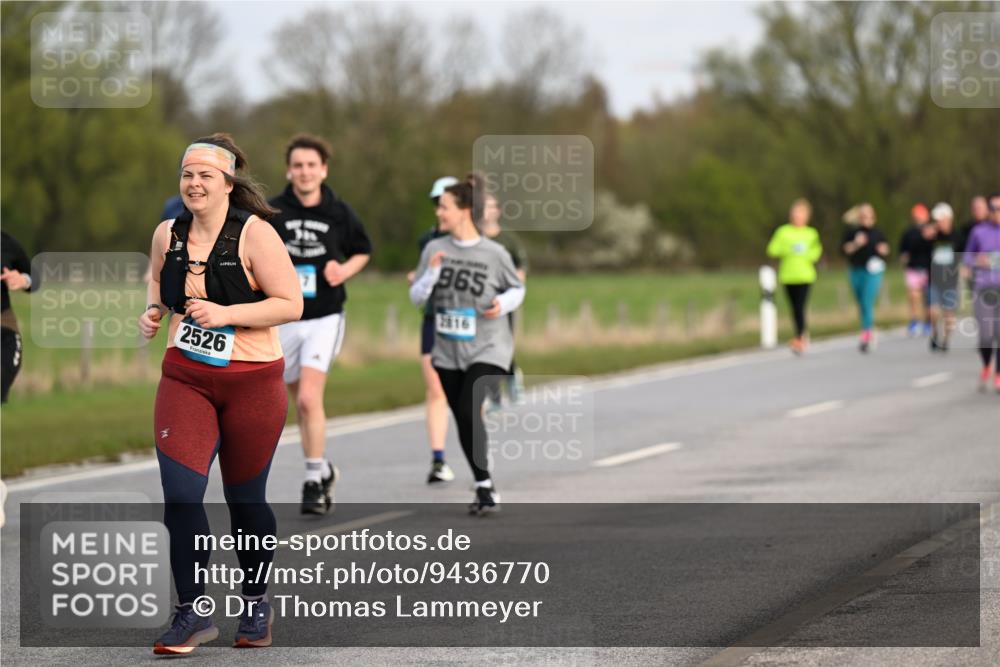 12.04.2026 - 45. Internationalen Wilhelmsburger Insellauf Dr. Thomas Lammeyer http://msf.ph/oto/9436770 12.04.2026 09:28:41 Laufen 965, 2816, 2526 meine-sportfotos.de