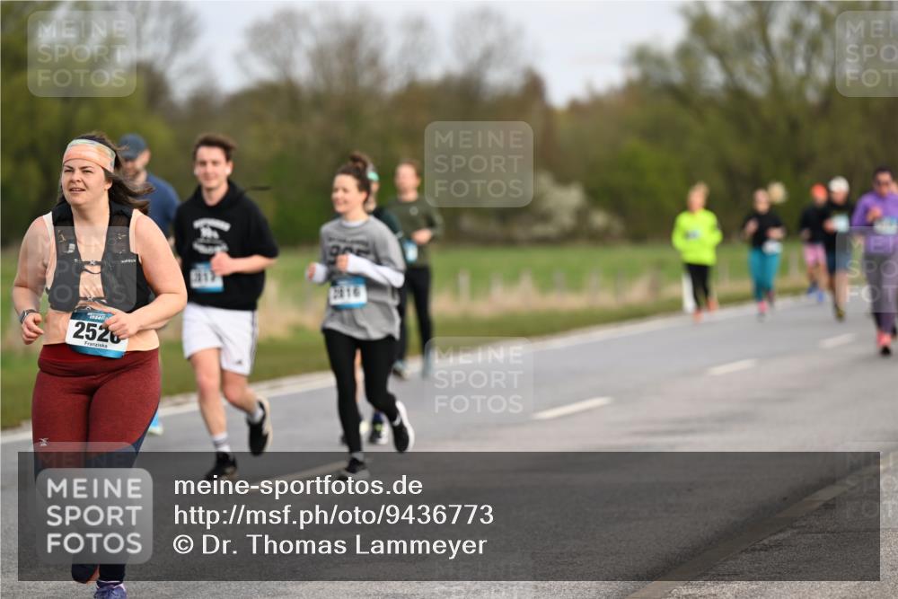 12.04.2026 - 45. Internationalen Wilhelmsburger Insellauf Dr. Thomas Lammeyer http://msf.ph/oto/9436773 12.04.2026 09:28:42 Laufen 2526, 217, 2816 meine-sportfotos.de