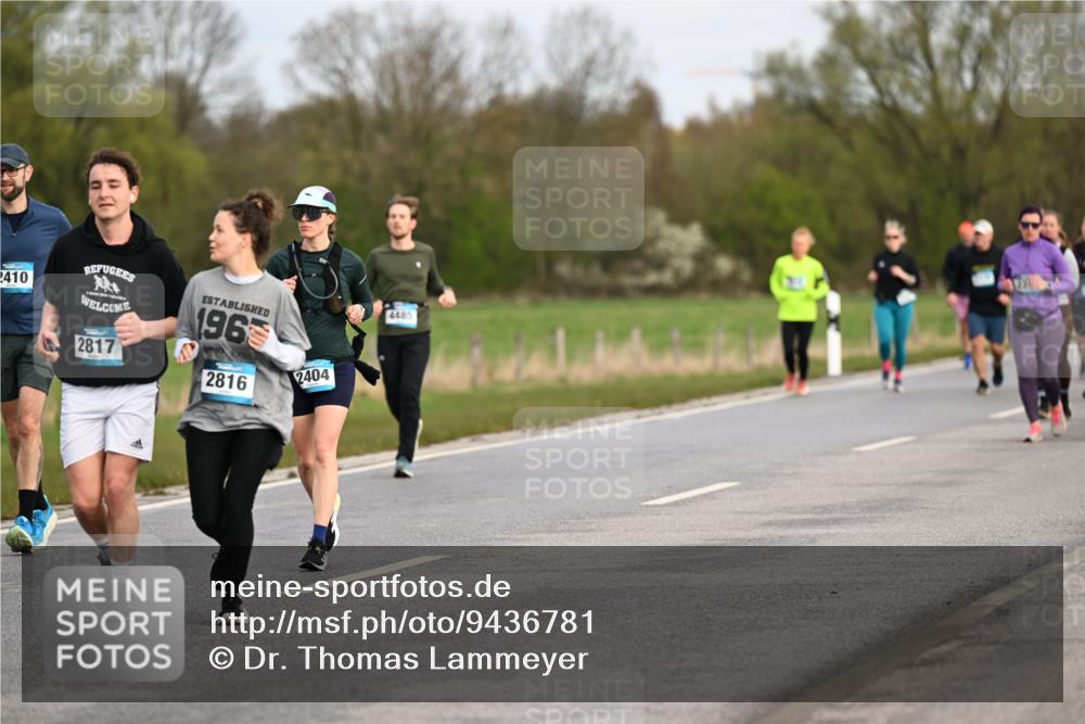 12.04.2026 - 45. Internationalen Wilhelmsburger Insellauf Dr. Thomas Lammeyer http://msf.ph/oto/9436781 12.04.2026 09:28:43 Laufen 2410, 1965, 2817, 2816, 2404, 4485 meine-sportfotos.de