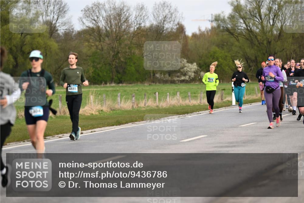 12.04.2026 - 45. Internationalen Wilhelmsburger Insellauf Dr. Thomas Lammeyer http://msf.ph/oto/9436786 12.04.2026 09:28:45 Laufen 4485, 5616, 2245, 36 meine-sportfotos.de
