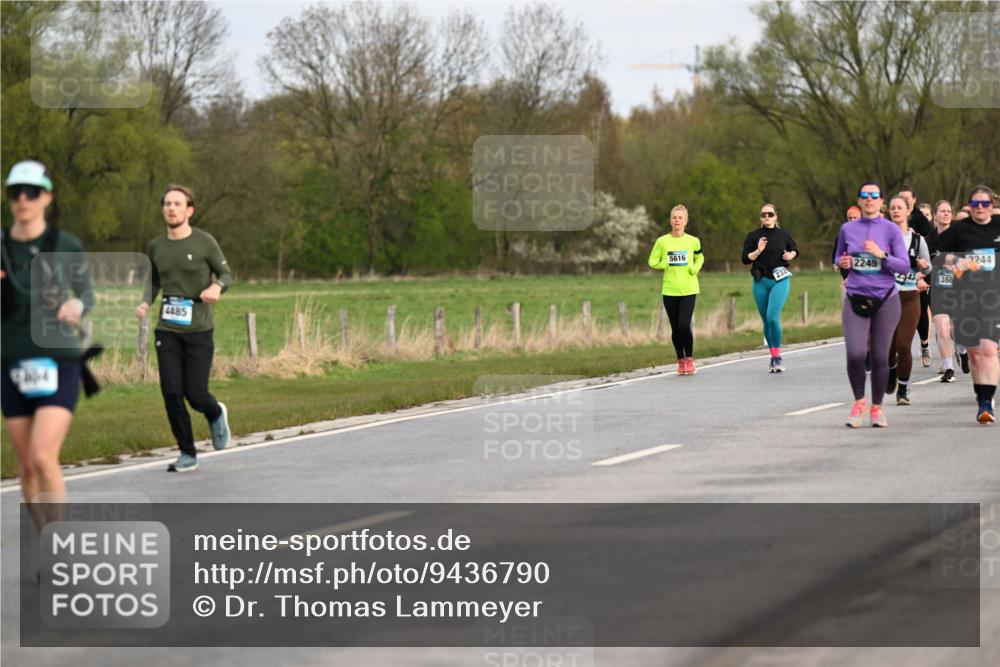12.04.2026 - 45. Internationalen Wilhelmsburger Insellauf Dr. Thomas Lammeyer http://msf.ph/oto/9436790 12.04.2026 09:28:45 Laufen 4485, 5616, 232, 2245, 2244, 42, 368 meine-sportfotos.de