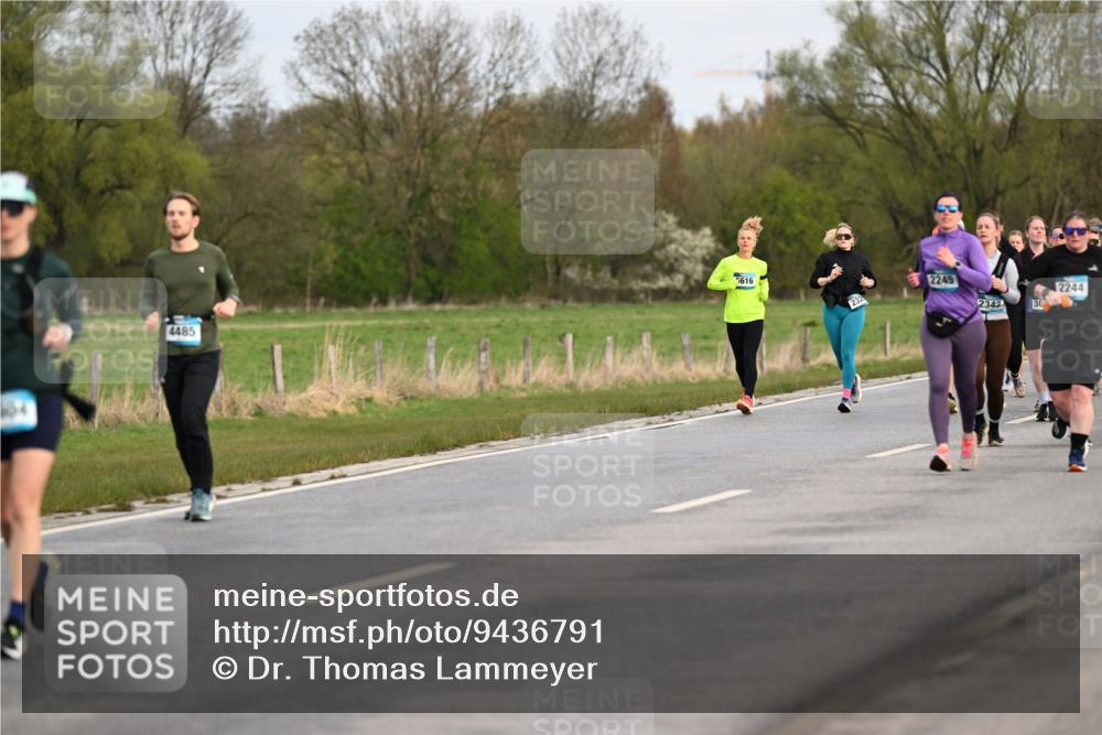 12.04.2026 - 45. Internationalen Wilhelmsburger Insellauf Dr. Thomas Lammeyer http://msf.ph/oto/9436791 12.04.2026 09:28:45 Laufen 4485, 616, 2245, 232, 2244, 2342, 36 meine-sportfotos.de