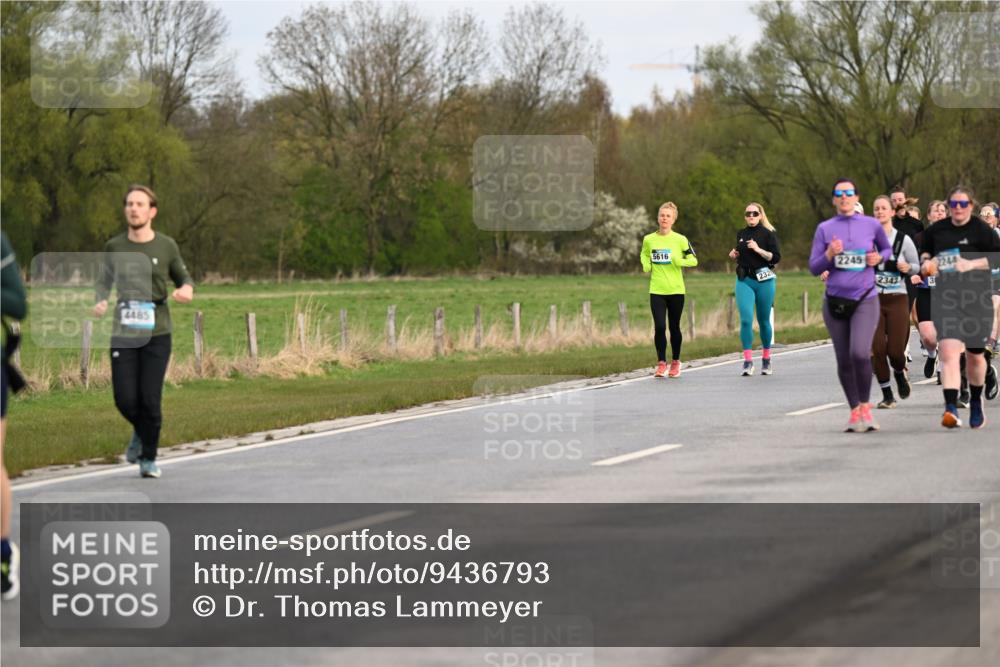 12.04.2026 - 45. Internationalen Wilhelmsburger Insellauf Dr. Thomas Lammeyer http://msf.ph/oto/9436793 12.04.2026 09:28:45 Laufen 4485, 5616, 2245, 232, 2244, 2342 meine-sportfotos.de