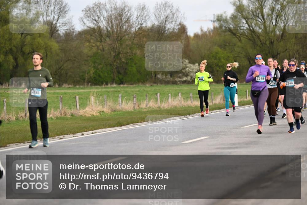 12.04.2026 - 45. Internationalen Wilhelmsburger Insellauf Dr. Thomas Lammeyer http://msf.ph/oto/9436794 12.04.2026 09:28:46 Laufen 4485, 5616, 232, 2245, 2343, 2244 meine-sportfotos.de