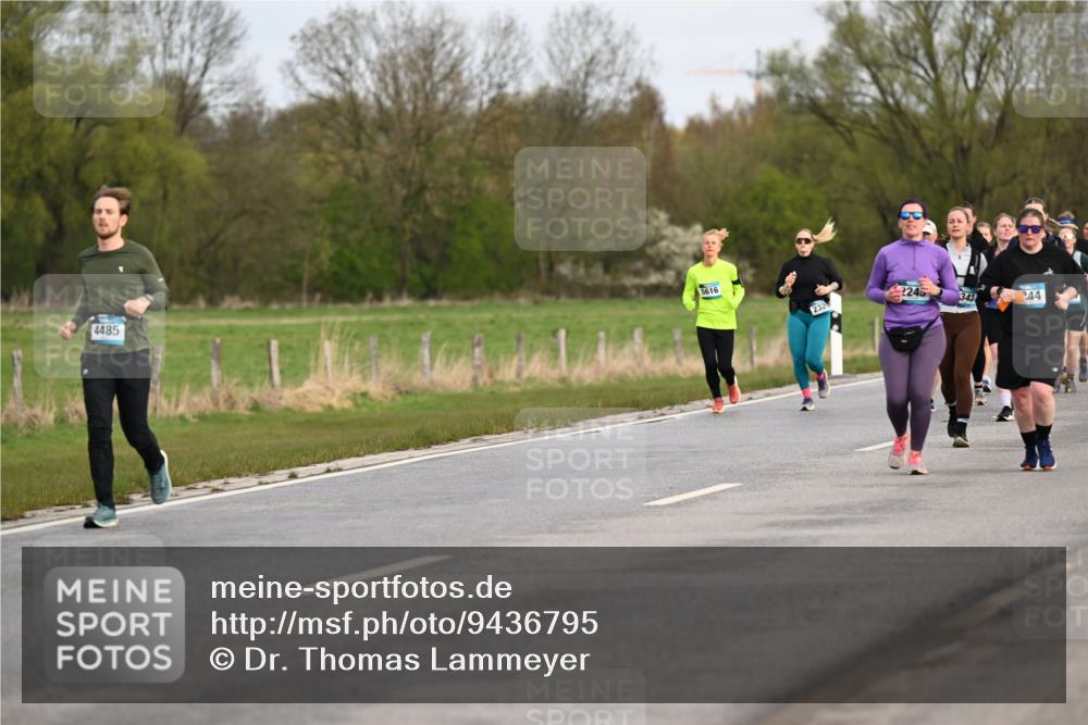 12.04.2026 - 45. Internationalen Wilhelmsburger Insellauf Dr. Thomas Lammeyer http://msf.ph/oto/9436795 12.04.2026 09:28:46 Laufen 4485, 5616, 2245, 232, 342, 244 meine-sportfotos.de