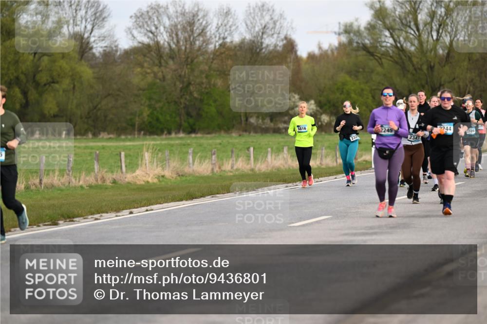 12.04.2026 - 45. Internationalen Wilhelmsburger Insellauf Dr. Thomas Lammeyer http://msf.ph/oto/9436801 12.04.2026 09:28:47 Laufen 5616, 2245, 2244, 555, 2109, 232, 2342 meine-sportfotos.de