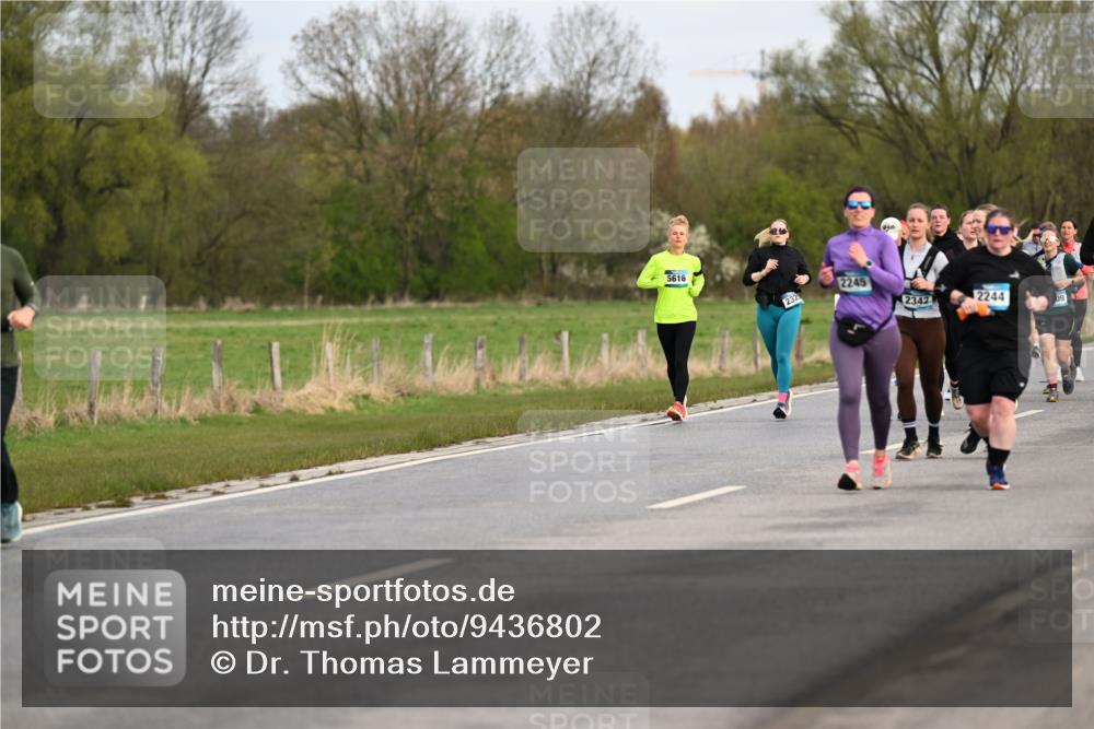 12.04.2026 - 45. Internationalen Wilhelmsburger Insellauf Dr. Thomas Lammeyer http://msf.ph/oto/9436802 12.04.2026 09:28:47 Laufen 5616, 2245, 232, 2342, 2244 meine-sportfotos.de
