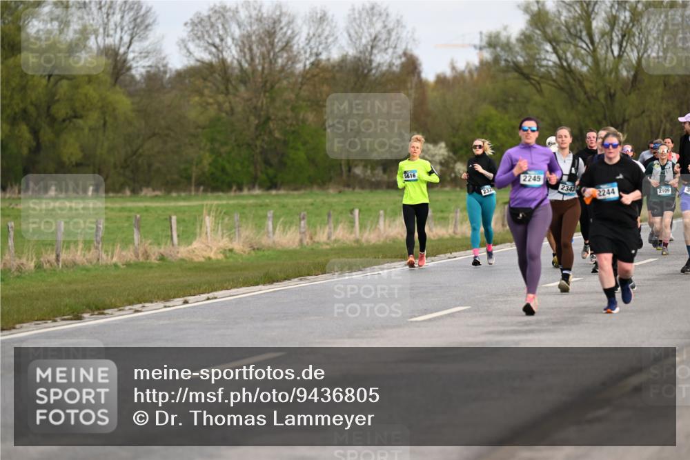 12.04.2026 - 45. Internationalen Wilhelmsburger Insellauf Dr. Thomas Lammeyer http://msf.ph/oto/9436805 12.04.2026 09:28:47 Laufen 5616, 2245, 232, 2347, 2244, 2109 meine-sportfotos.de