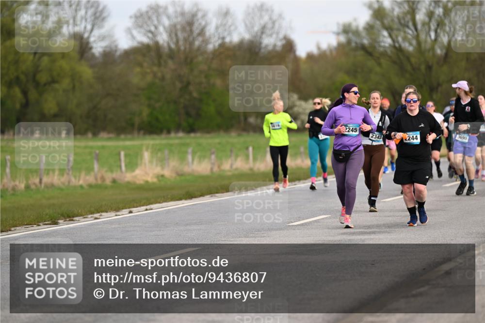 12.04.2026 - 45. Internationalen Wilhelmsburger Insellauf Dr. Thomas Lammeyer http://msf.ph/oto/9436807 12.04.2026 09:28:48 Laufen 2245, 2342, 244, 3690 meine-sportfotos.de