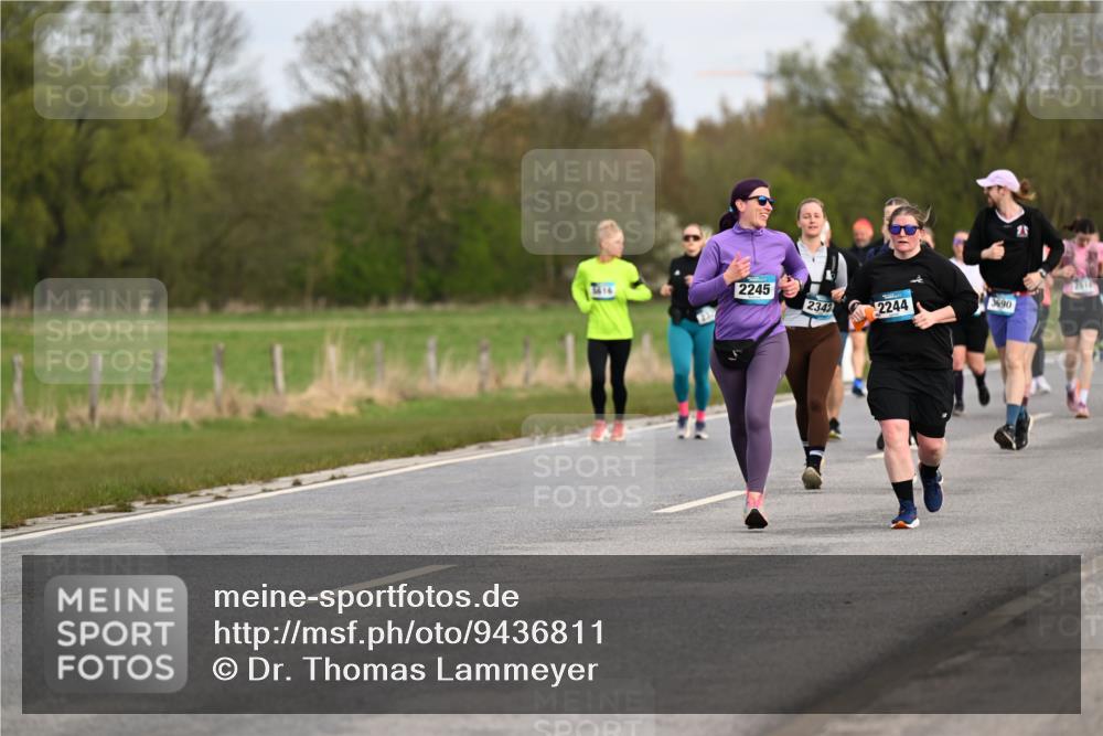12.04.2026 - 45. Internationalen Wilhelmsburger Insellauf Dr. Thomas Lammeyer http://msf.ph/oto/9436811 12.04.2026 09:28:48 Laufen 5616, 2245, 2342, 2244, 3690 meine-sportfotos.de