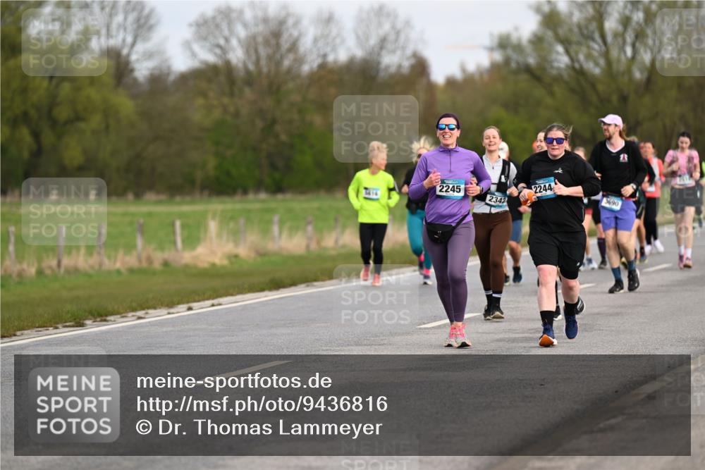 12.04.2026 - 45. Internationalen Wilhelmsburger Insellauf Dr. Thomas Lammeyer http://msf.ph/oto/9436816 12.04.2026 09:28:49 Laufen 2245, 2342, 2244, 3690 meine-sportfotos.de