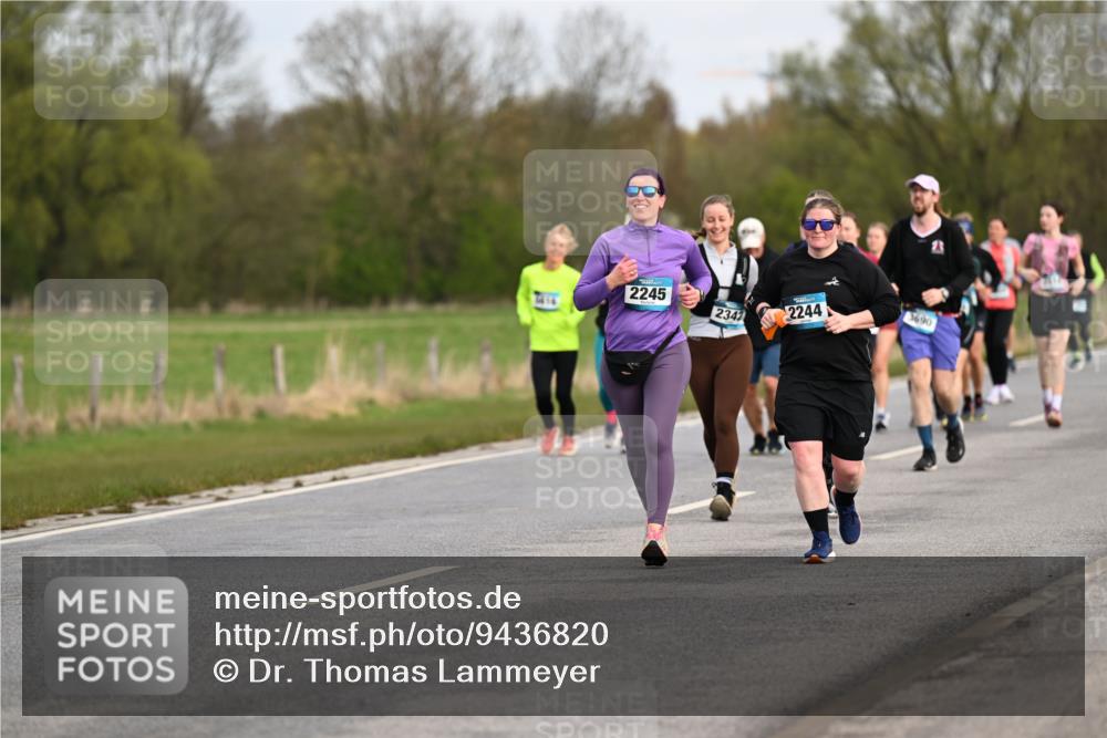 12.04.2026 - 45. Internationalen Wilhelmsburger Insellauf Dr. Thomas Lammeyer http://msf.ph/oto/9436820 12.04.2026 09:28:50 Laufen 2245, 2244, 3690, 2342 meine-sportfotos.de