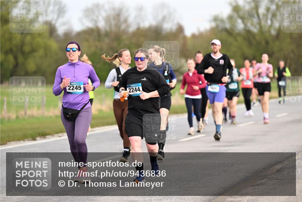 12.04.2026 - 45. Internationalen Wilhelmsburger Insellauf Dr. Thomas Lammeyer http://msf.ph/oto/9436836 12.04.2026 09:28:53 Laufen 2245, 2244 meine-sportfotos.de