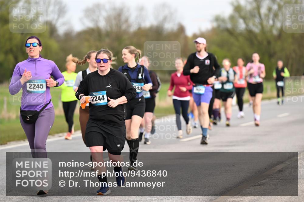 12.04.2026 - 45. Internationalen Wilhelmsburger Insellauf Dr. Thomas Lammeyer http://msf.ph/oto/9436840 12.04.2026 09:28:54 Laufen 2245, 2244, 243 meine-sportfotos.de