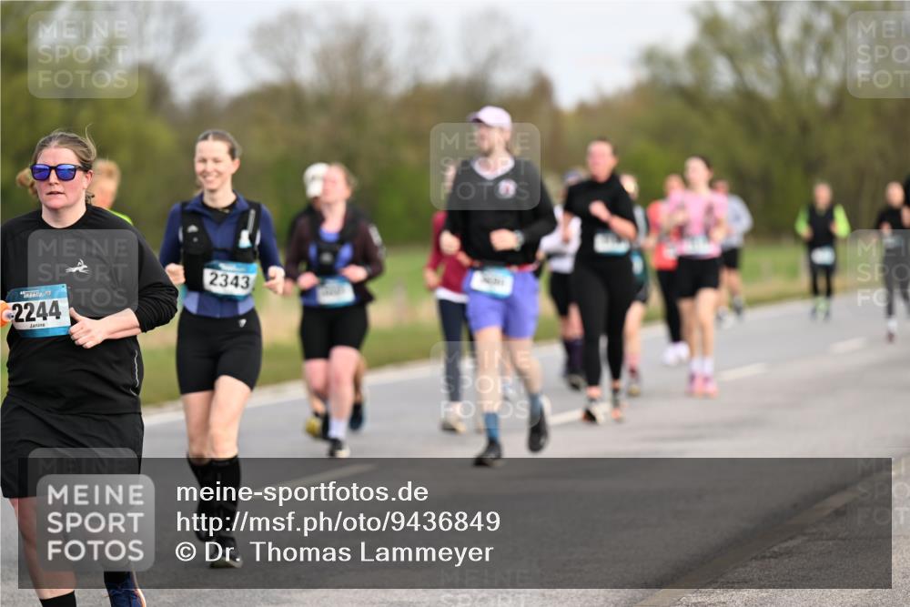 12.04.2026 - 45. Internationalen Wilhelmsburger Insellauf Dr. Thomas Lammeyer http://msf.ph/oto/9436849 12.04.2026 09:28:55 Laufen 2244, 2343 meine-sportfotos.de