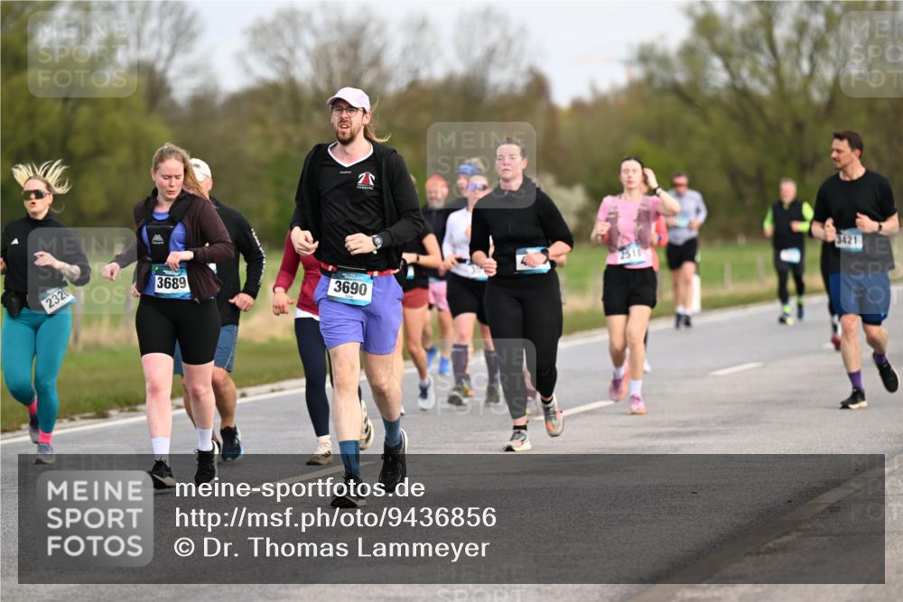 12.04.2026 - 45. Internationalen Wilhelmsburger Insellauf Dr. Thomas Lammeyer http://msf.ph/oto/9436856 12.04.2026 09:28:57 Laufen 2320, 2518, 3689, 3690, 3421 meine-sportfotos.de
