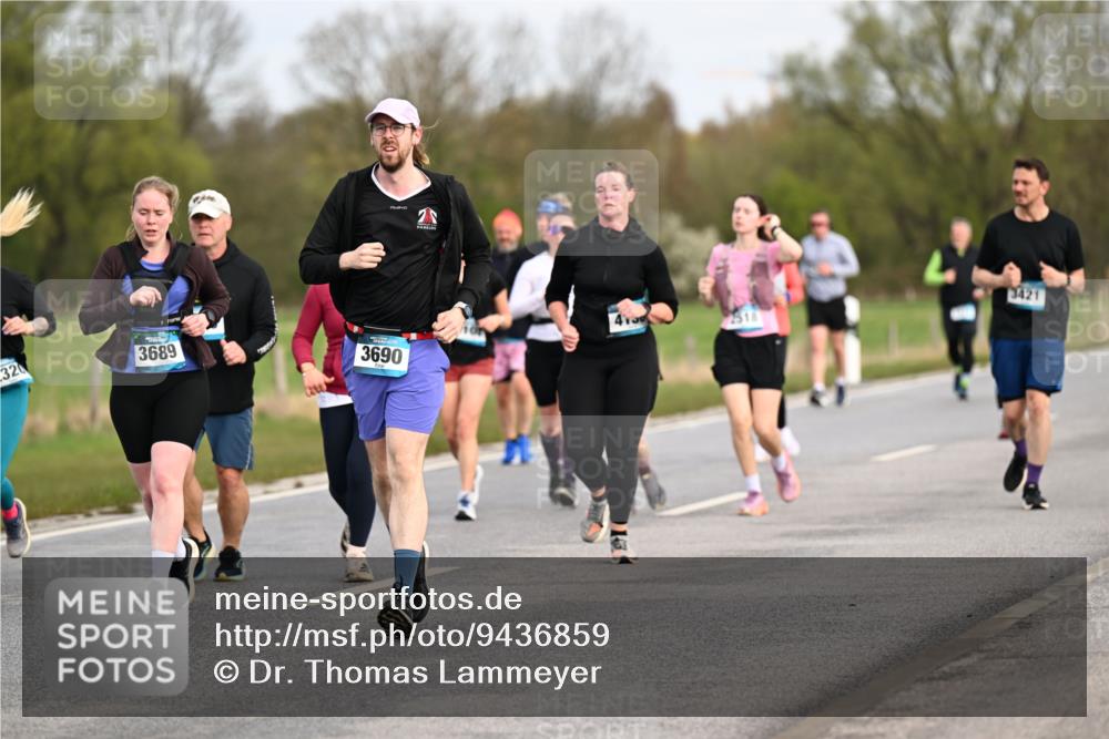 12.04.2026 - 45. Internationalen Wilhelmsburger Insellauf Dr. Thomas Lammeyer http://msf.ph/oto/9436859 12.04.2026 09:28:57 Laufen 320, 3689, 3690, 3421 meine-sportfotos.de