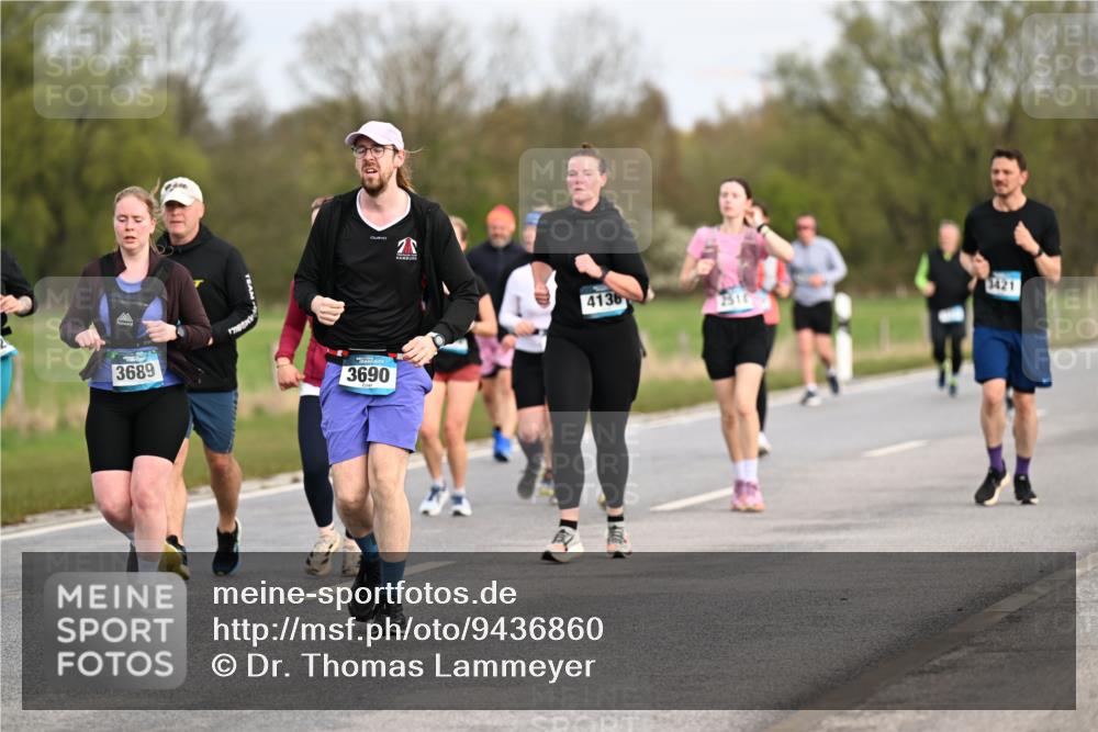 12.04.2026 - 45. Internationalen Wilhelmsburger Insellauf Dr. Thomas Lammeyer http://msf.ph/oto/9436860 12.04.2026 09:28:57 Laufen 3689, 3690, 4136, 2511, 3421 meine-sportfotos.de