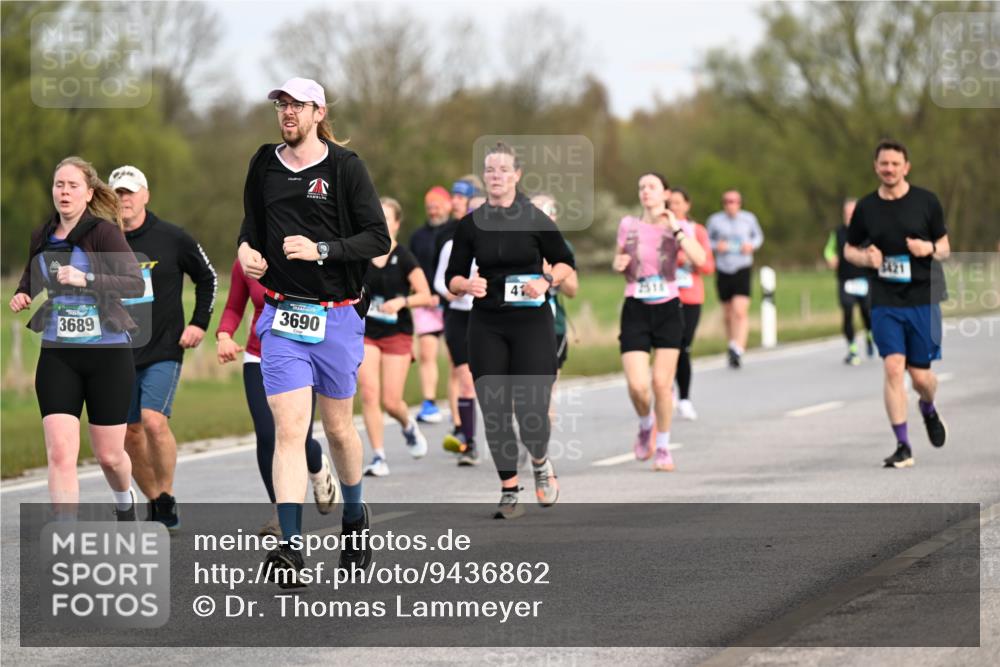 12.04.2026 - 45. Internationalen Wilhelmsburger Insellauf Dr. Thomas Lammeyer http://msf.ph/oto/9436862 12.04.2026 09:28:58 Laufen 3689, 3690, 2518 meine-sportfotos.de
