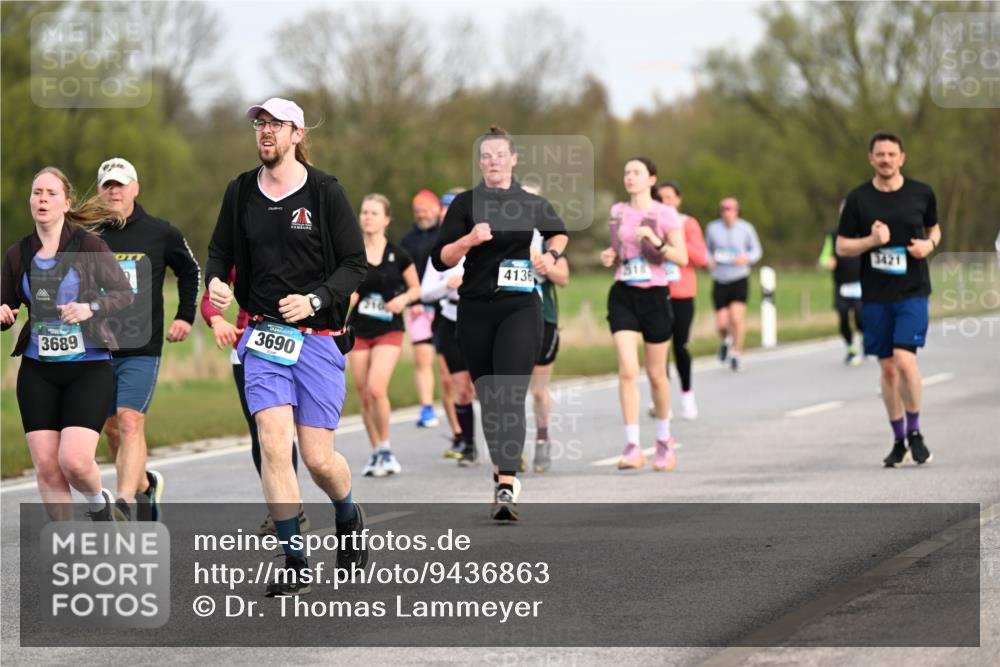 12.04.2026 - 45. Internationalen Wilhelmsburger Insellauf Dr. Thomas Lammeyer http://msf.ph/oto/9436863 12.04.2026 09:28:58 Laufen 3689, 3690, 4136, 5421 meine-sportfotos.de