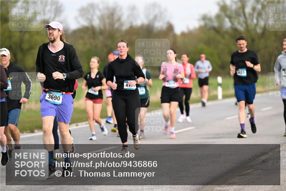 12.04.2026 - 45. Internationalen Wilhelmsburger Insellauf Dr. Thomas Lammeyer http://msf.ph/oto/9436866 12.04.2026 09:28:58 Laufen 3690, 4, 5421 meine-sportfotos.de