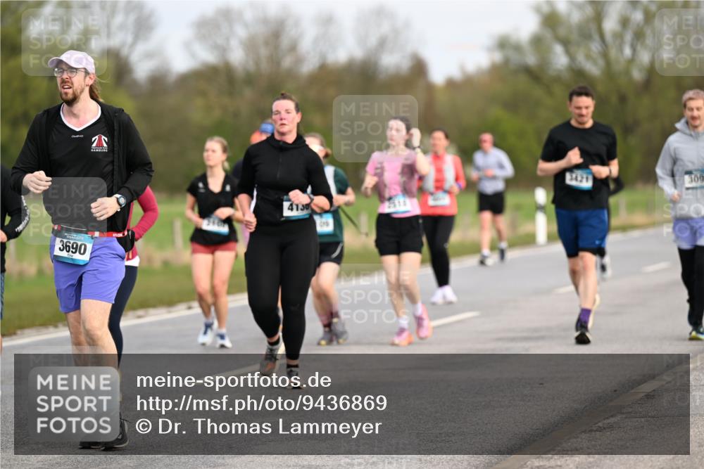 12.04.2026 - 45. Internationalen Wilhelmsburger Insellauf Dr. Thomas Lammeyer http://msf.ph/oto/9436869 12.04.2026 09:28:59 Laufen 3690, 2518, 3421, 300 meine-sportfotos.de