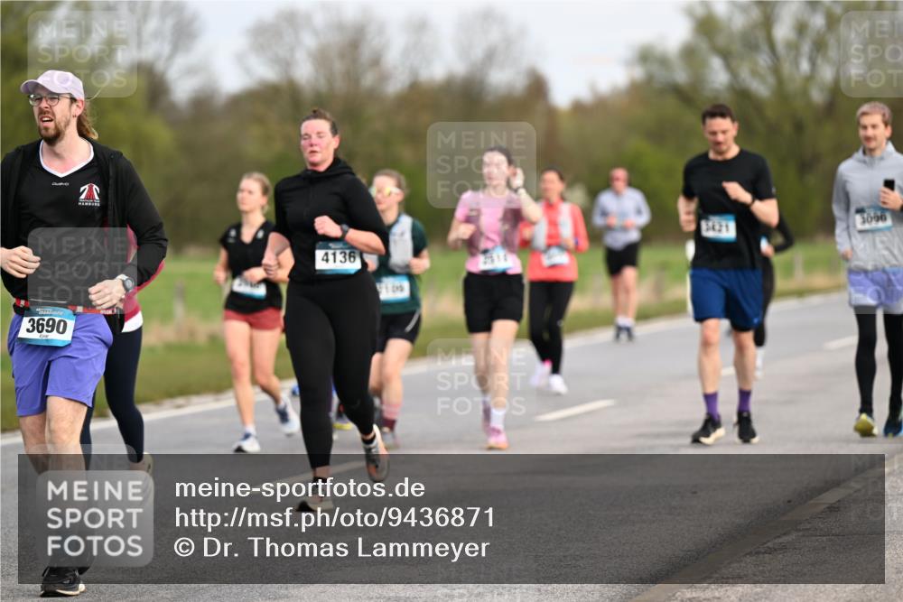 12.04.2026 - 45. Internationalen Wilhelmsburger Insellauf Dr. Thomas Lammeyer http://msf.ph/oto/9436871 12.04.2026 09:28:59 Laufen 3690, 4136, 2514, 5421, 3096 meine-sportfotos.de