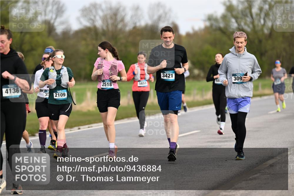 12.04.2026 - 45. Internationalen Wilhelmsburger Insellauf Dr. Thomas Lammeyer http://msf.ph/oto/9436884 12.04.2026 09:29:01 Laufen 4136, 2518, 35, 2109, 5655, 3421, 309 meine-sportfotos.de