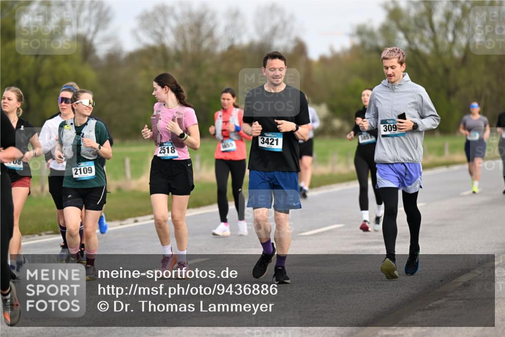 12.04.2026 - 45. Internationalen Wilhelmsburger Insellauf Dr. Thomas Lammeyer http://msf.ph/oto/9436886 12.04.2026 09:29:01 Laufen 2518, 635, 2109, 3421, 309 meine-sportfotos.de