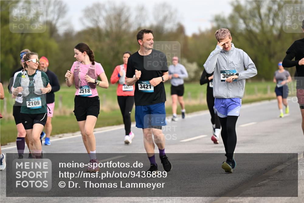 12.04.2026 - 45. Internationalen Wilhelmsburger Insellauf Dr. Thomas Lammeyer http://msf.ph/oto/9436889 12.04.2026 09:29:02 Laufen 2518, 2109, 5635, 3421, 3000 meine-sportfotos.de