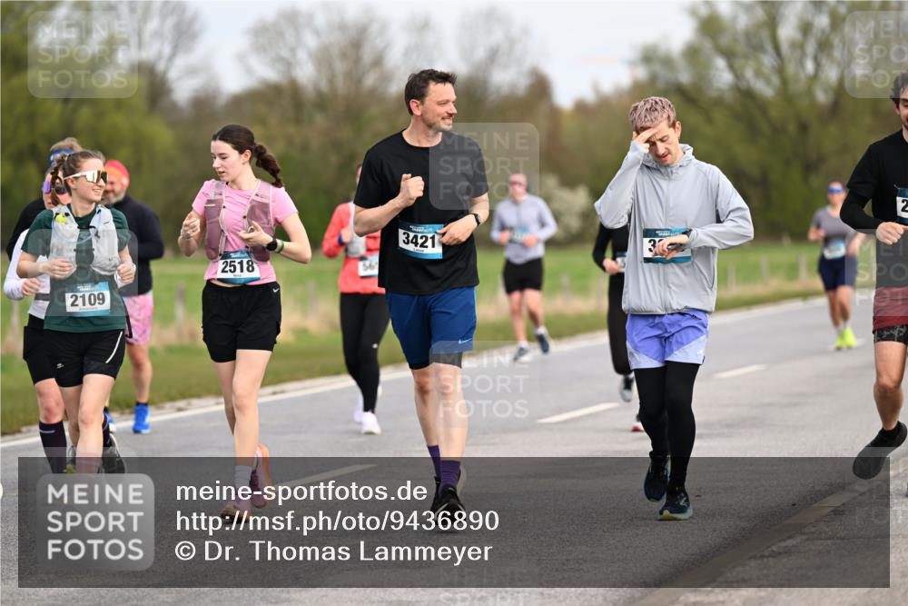 12.04.2026 - 45. Internationalen Wilhelmsburger Insellauf Dr. Thomas Lammeyer http://msf.ph/oto/9436890 12.04.2026 09:29:02 Laufen 2518, 2109, 3421, 30, 2 meine-sportfotos.de