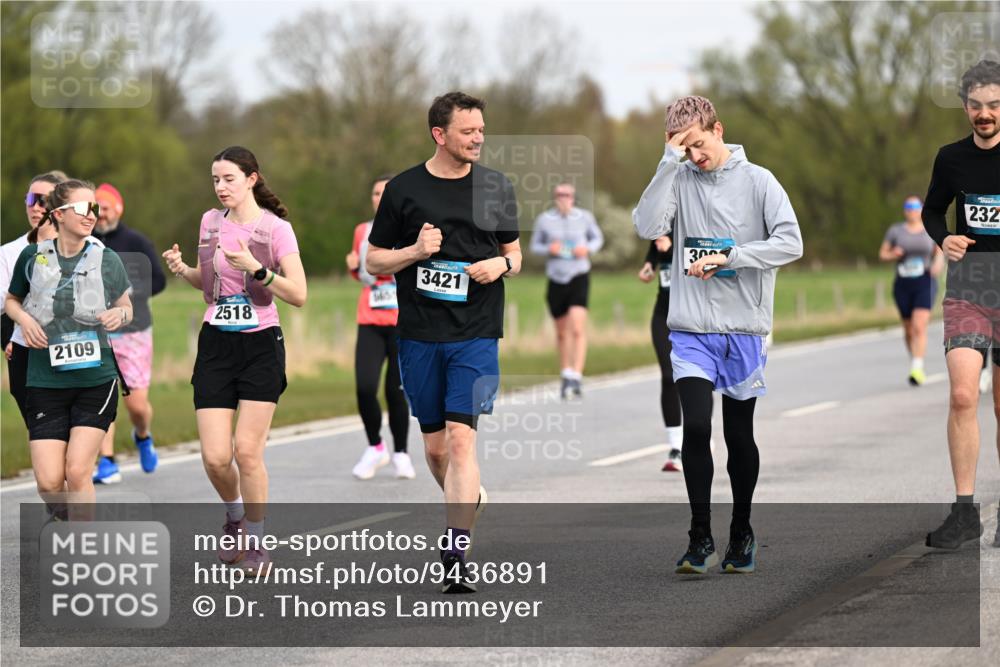 12.04.2026 - 45. Internationalen Wilhelmsburger Insellauf Dr. Thomas Lammeyer http://msf.ph/oto/9436891 12.04.2026 09:29:02 Laufen 2518, 2109, 565, 3421, 300, 232 meine-sportfotos.de