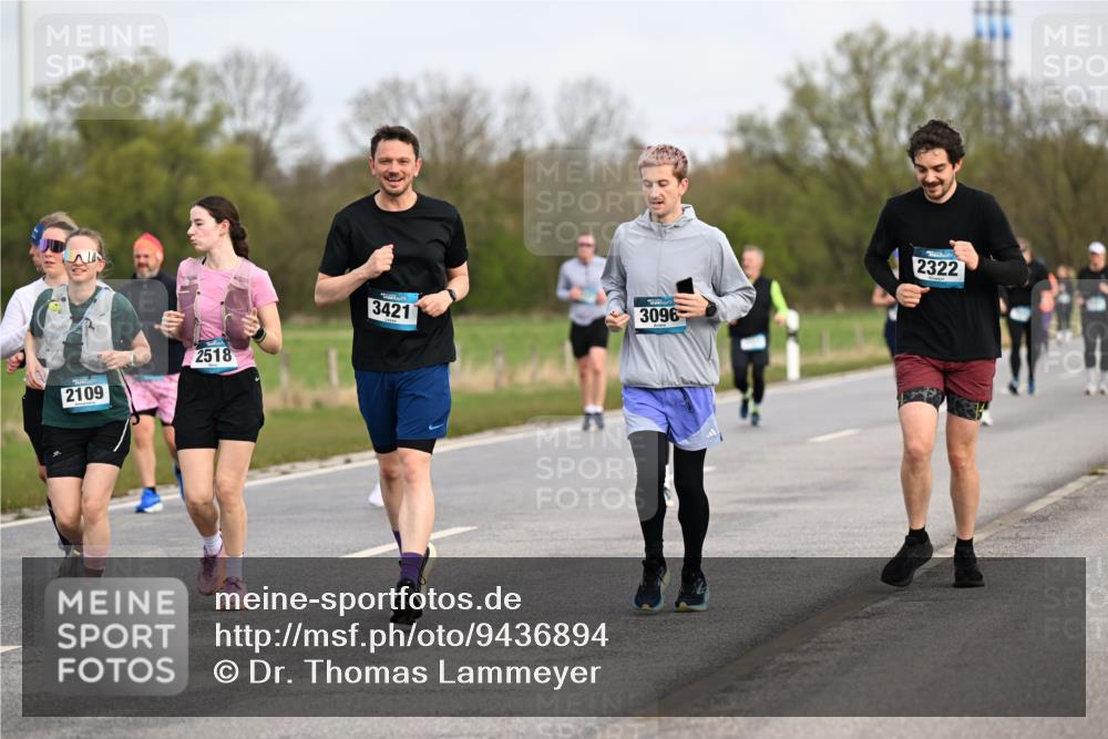 12.04.2026 - 45. Internationalen Wilhelmsburger Insellauf Dr. Thomas Lammeyer http://msf.ph/oto/9436894 12.04.2026 09:29:03 Laufen 2518, 2109, 3421, 3096, 2322 meine-sportfotos.de