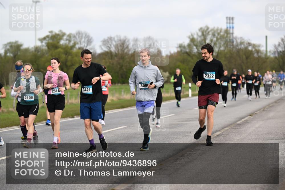 12.04.2026 - 45. Internationalen Wilhelmsburger Insellauf Dr. Thomas Lammeyer http://msf.ph/oto/9436896 12.04.2026 09:29:03 Laufen 2518, 3421, 655, 2109, 3090, 2322 meine-sportfotos.de