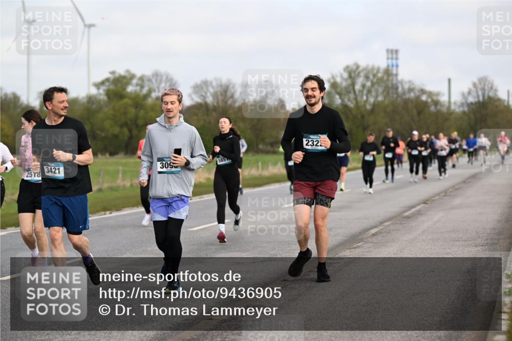 12.04.2026 - 45. Internationalen Wilhelmsburger Insellauf Dr. Thomas Lammeyer http://msf.ph/oto/9436905 12.04.2026 09:29:05 Laufen 305, 3421, 2518, 585, 232 meine-sportfotos.de