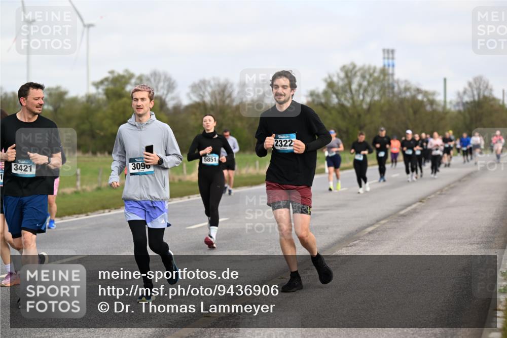 12.04.2026 - 45. Internationalen Wilhelmsburger Insellauf Dr. Thomas Lammeyer http://msf.ph/oto/9436906 12.04.2026 09:29:05 Laufen 3421, 3090, 5851, 2322 meine-sportfotos.de