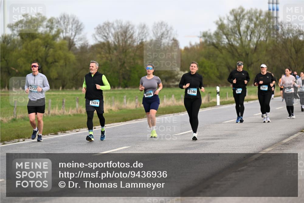 12.04.2026 - 45. Internationalen Wilhelmsburger Insellauf Dr. Thomas Lammeyer http://msf.ph/oto/9436936 12.04.2026 09:29:10 Laufen 4737, 2424, 3688, 2146, 2698, 2697, 737 meine-sportfotos.de