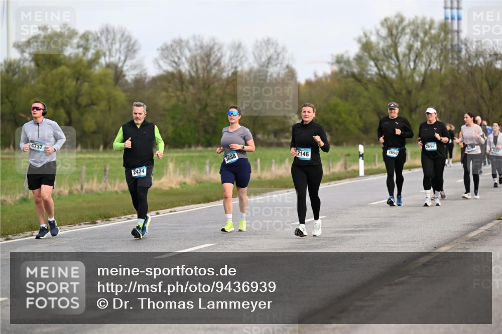 12.04.2026 - 45. Internationalen Wilhelmsburger Insellauf Dr. Thomas Lammeyer http://msf.ph/oto/9436939 12.04.2026 09:29:10 Laufen 4737, 2424, 3688, 2146, 2698, 2697 meine-sportfotos.de