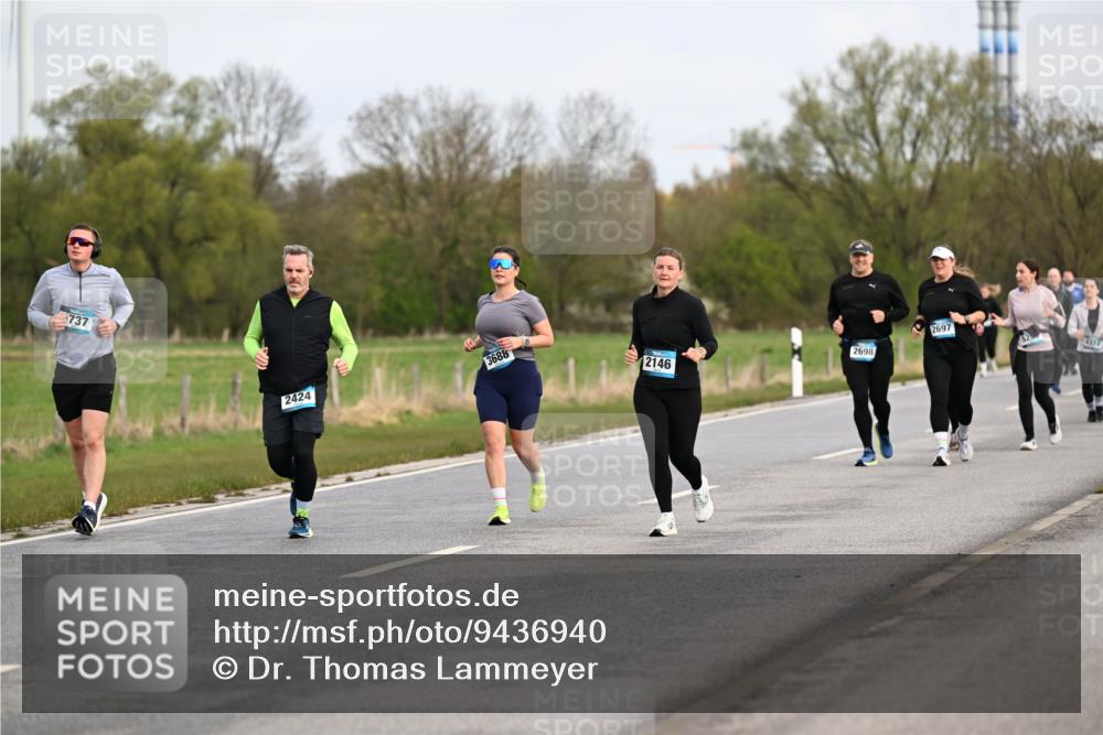 12.04.2026 - 45. Internationalen Wilhelmsburger Insellauf Dr. Thomas Lammeyer http://msf.ph/oto/9436940 12.04.2026 09:29:10 Laufen 737, 2424, 3688, 2698, 2146, 2697, 2974 meine-sportfotos.de