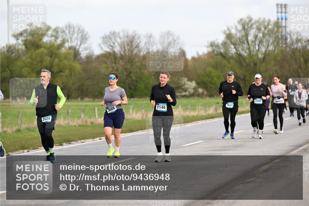 12.04.2026 - 45. Internationalen Wilhelmsburger Insellauf Dr. Thomas Lammeyer http://msf.ph/oto/9436948 12.04.2026 09:29:12 Laufen 3688, 2424, 2146, 2697, 52, 2698 meine-sportfotos.de