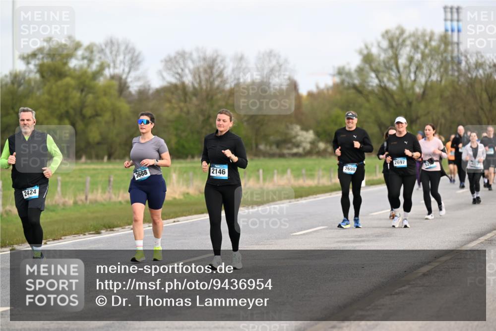 12.04.2026 - 45. Internationalen Wilhelmsburger Insellauf Dr. Thomas Lammeyer http://msf.ph/oto/9436954 12.04.2026 09:29:12 Laufen 2424, 3688, 2146, 2698, 2697 meine-sportfotos.de