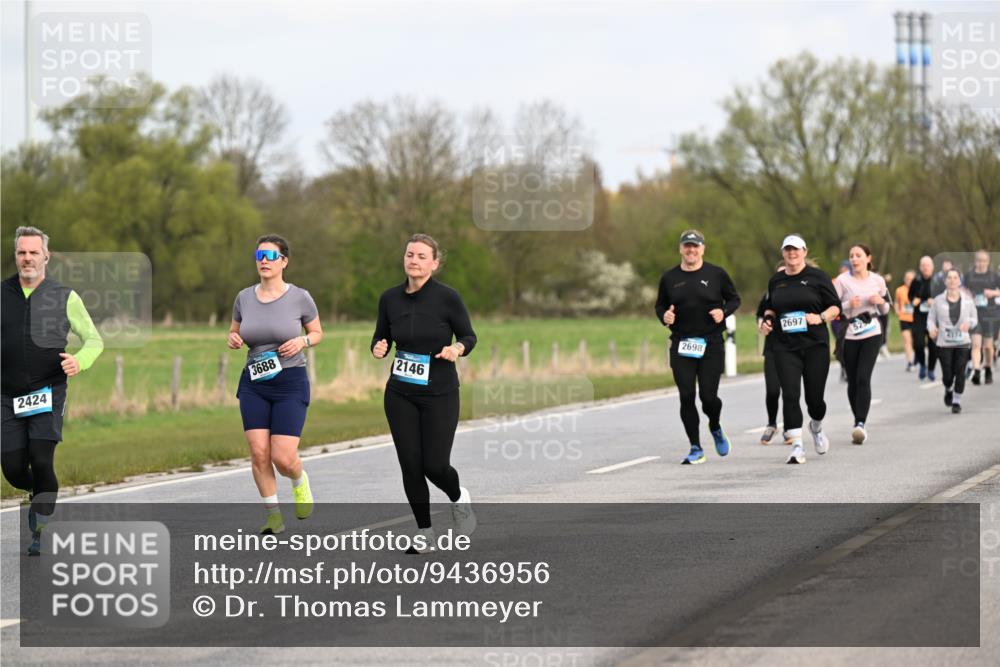 12.04.2026 - 45. Internationalen Wilhelmsburger Insellauf Dr. Thomas Lammeyer http://msf.ph/oto/9436956 12.04.2026 09:29:13 Laufen 2424, 3688, 2146, 2698, 2697, 52, 4974 meine-sportfotos.de