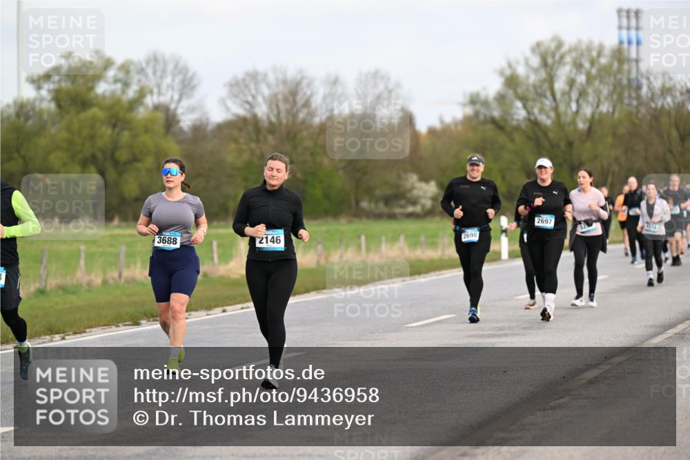 12.04.2026 - 45. Internationalen Wilhelmsburger Insellauf Dr. Thomas Lammeyer http://msf.ph/oto/9436958 12.04.2026 09:29:13 Laufen 3688, 2146, 2698, 2697 meine-sportfotos.de