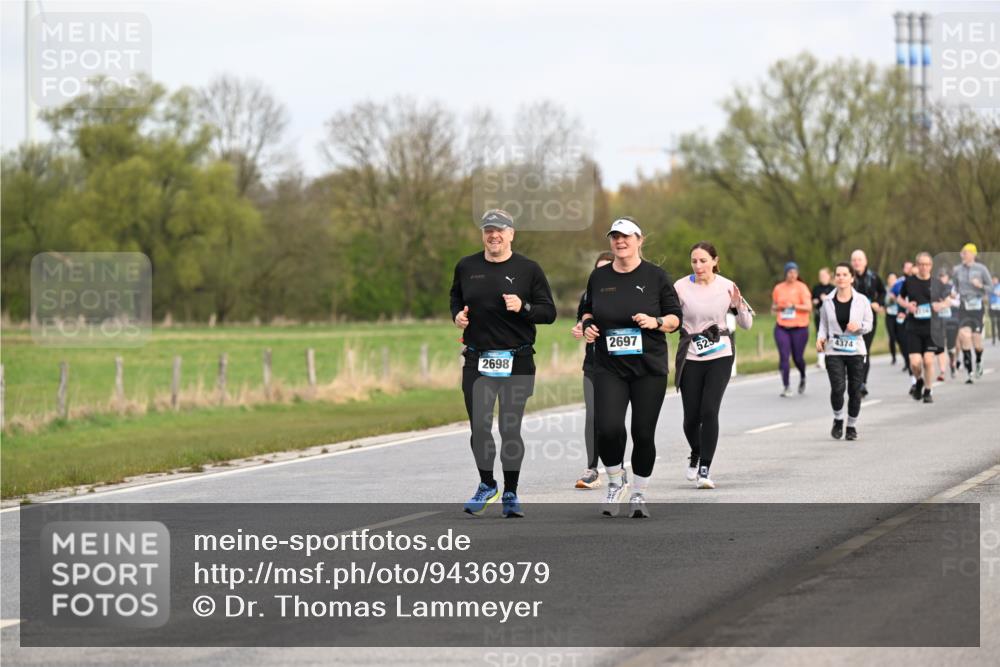 12.04.2026 - 45. Internationalen Wilhelmsburger Insellauf Dr. Thomas Lammeyer http://msf.ph/oto/9436979 12.04.2026 09:29:16 Laufen 2697, 2698, 525, 4374 meine-sportfotos.de