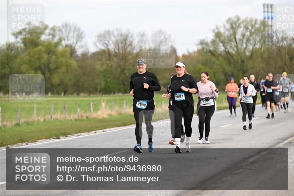 12.04.2026 - 45. Internationalen Wilhelmsburger Insellauf Dr. Thomas Lammeyer http://msf.ph/oto/9436980 12.04.2026 09:29:16 Laufen 2698, 2697, 52, 4374 meine-sportfotos.de