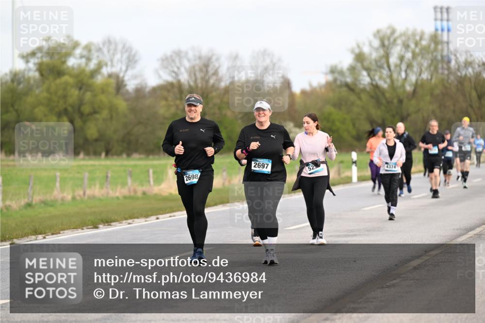12.04.2026 - 45. Internationalen Wilhelmsburger Insellauf Dr. Thomas Lammeyer http://msf.ph/oto/9436984 12.04.2026 09:29:17 Laufen 2698, 2697, 52, 4374 meine-sportfotos.de