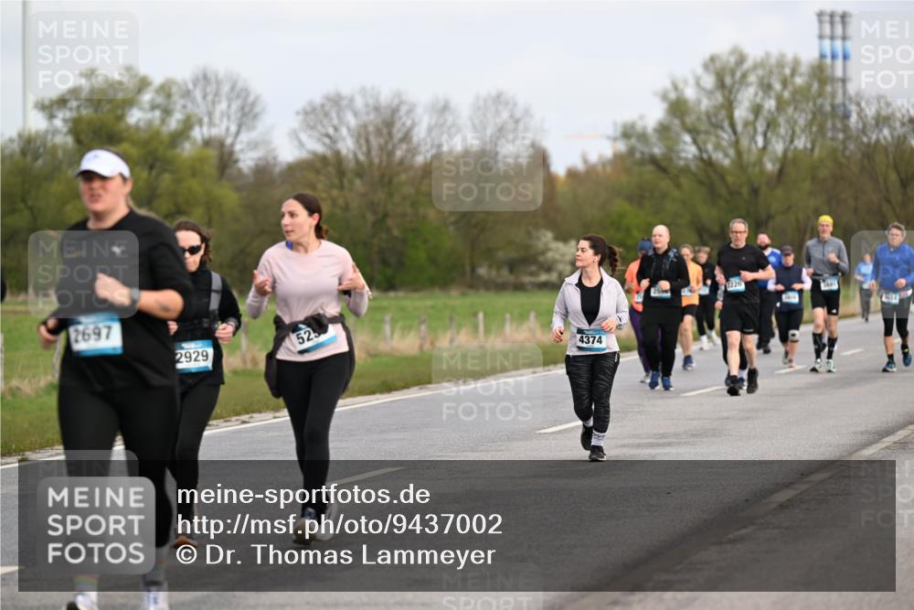 12.04.2026 - 45. Internationalen Wilhelmsburger Insellauf Dr. Thomas Lammeyer http://msf.ph/oto/9437002 12.04.2026 09:29:21 Laufen 2697, 2929, 525, 4374, 2560, 2226 meine-sportfotos.de